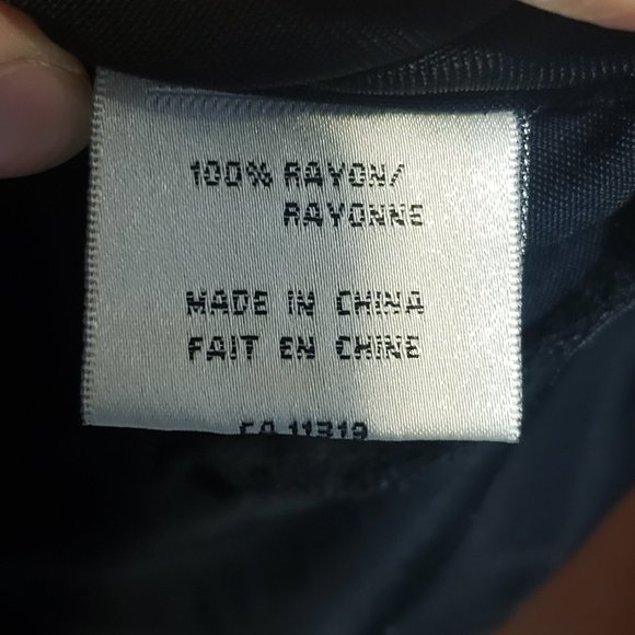 Long silky black top - Picture 3 of 4